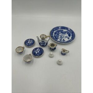 Vintage Blue Willow Miniature Tea Set Rare ROC‎ 11 Toy Figurine Miniatures